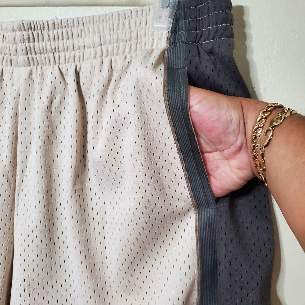 Mitchell And Ness 2009 Los Angeles Lakers Swingman Jersey basketball Shorts - Picture 5 of 12